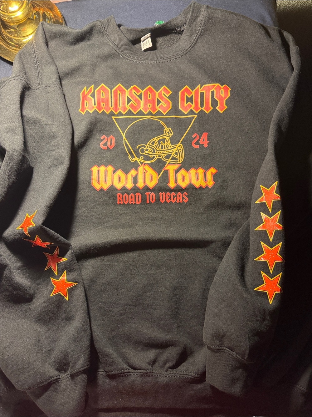 Gildan Black Men’ Sweatshirt with Red and Yellow Kansas City World Tour Graphics